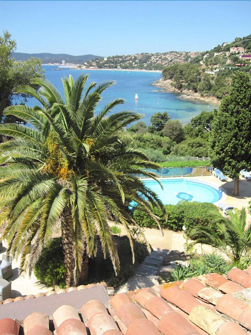 83 Hotel Le Lavandou Exterior photo