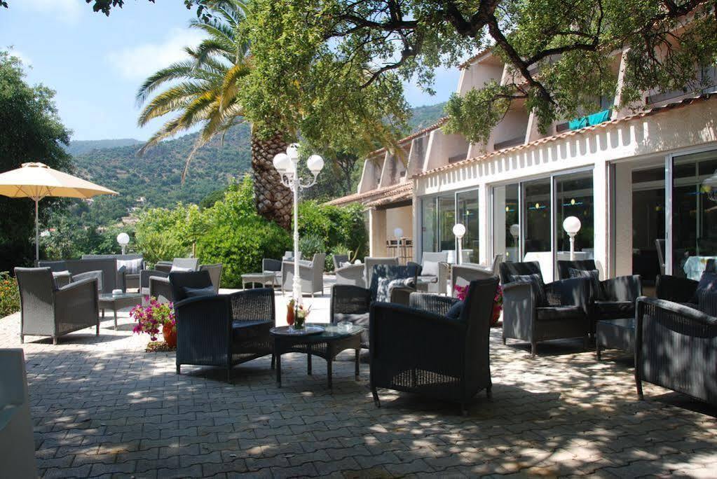 83 Hotel Le Lavandou Exterior photo